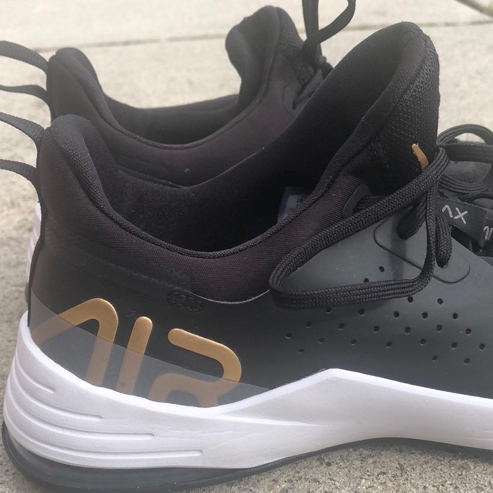 Nike women’s air max Bella 3 training shoes